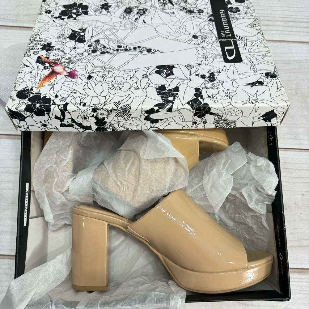Chinese Laundry NEW Tan Faux Patent Leather Block Heel Slip On Open Toe Mules